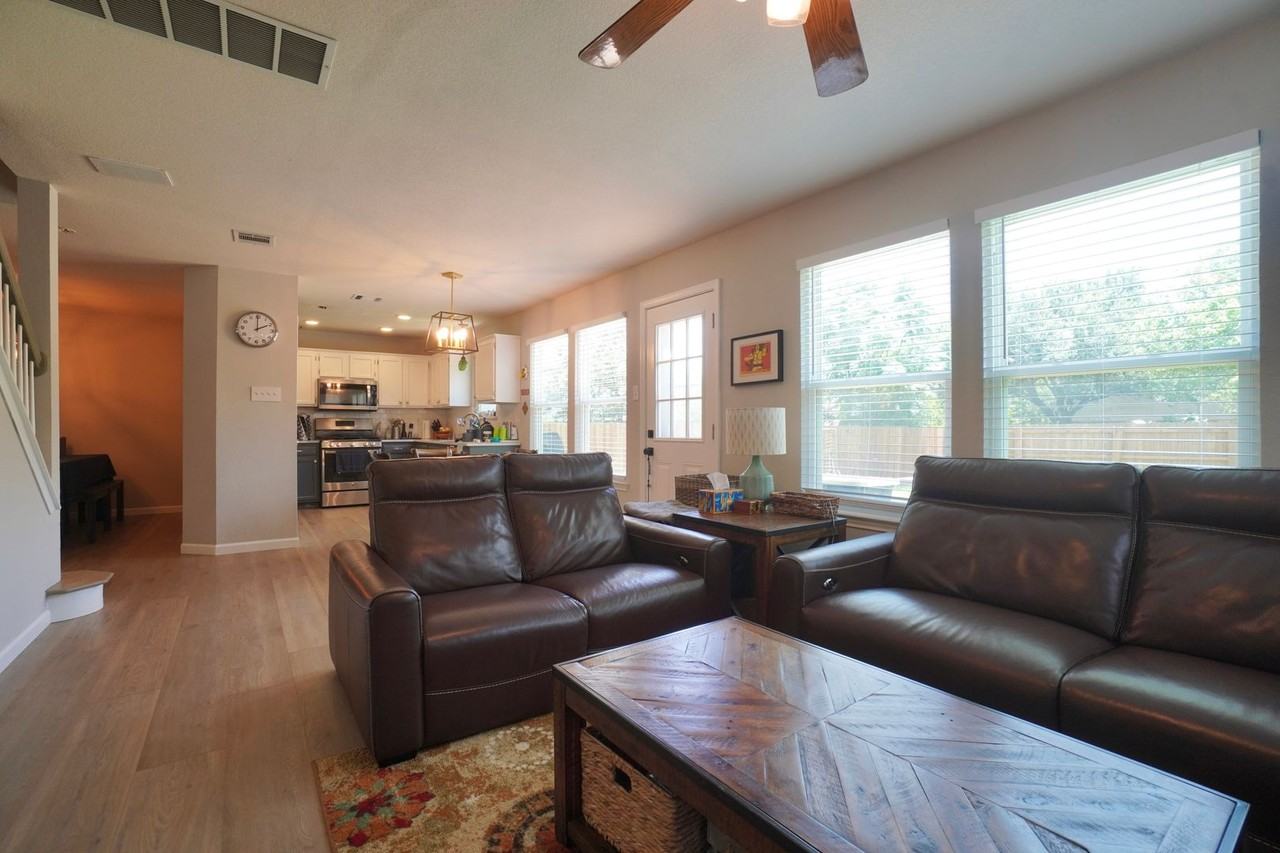 3001 Bernardino Cv - Photo 4 of 28