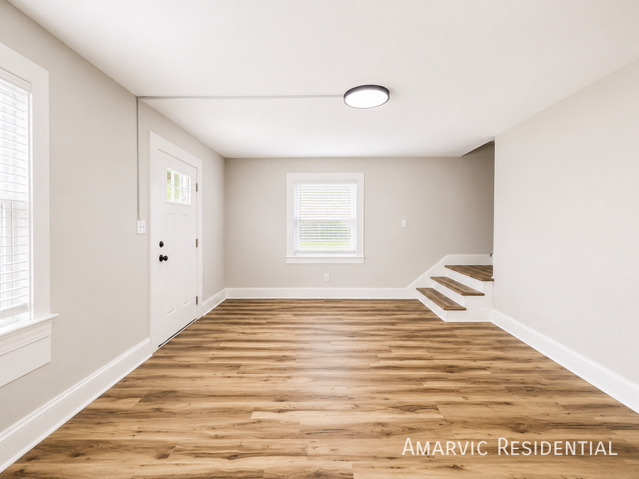 306 Watauga Ave - Photo 5 of 18