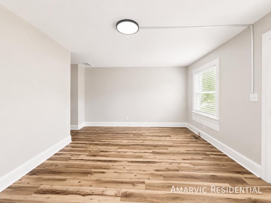 306 Watauga Ave - Photo 6 of 18