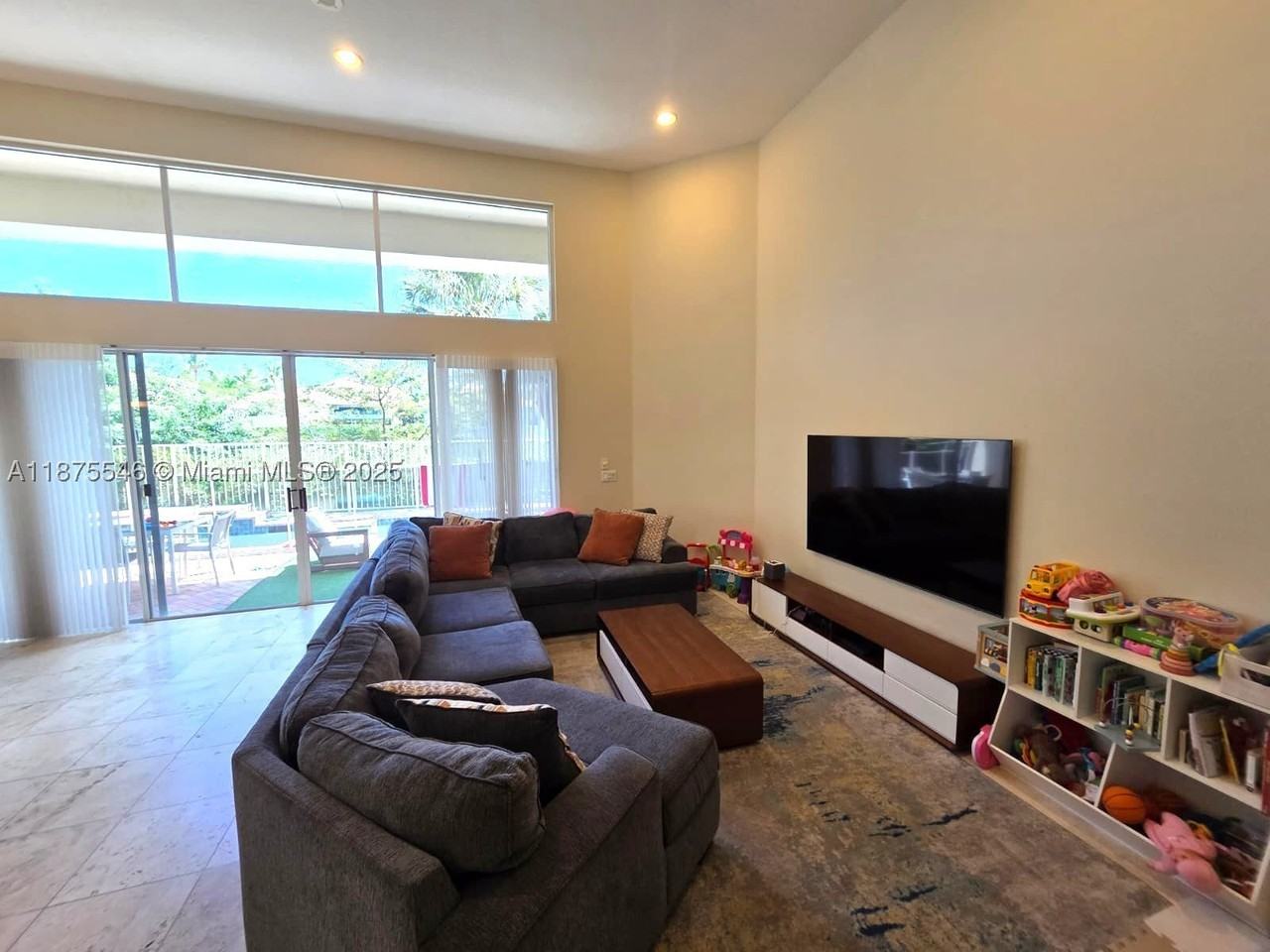 7030 Islegrove Pl - Photo 4 of 21