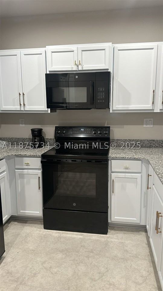 1070 Nw 6th Ter #1070 - Photo 6 of 7