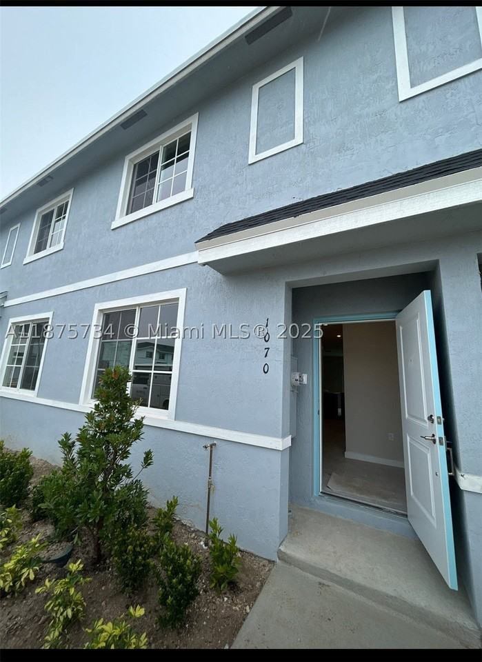 1070 Nw 6th Ter #1070 - Photo 7 of 7