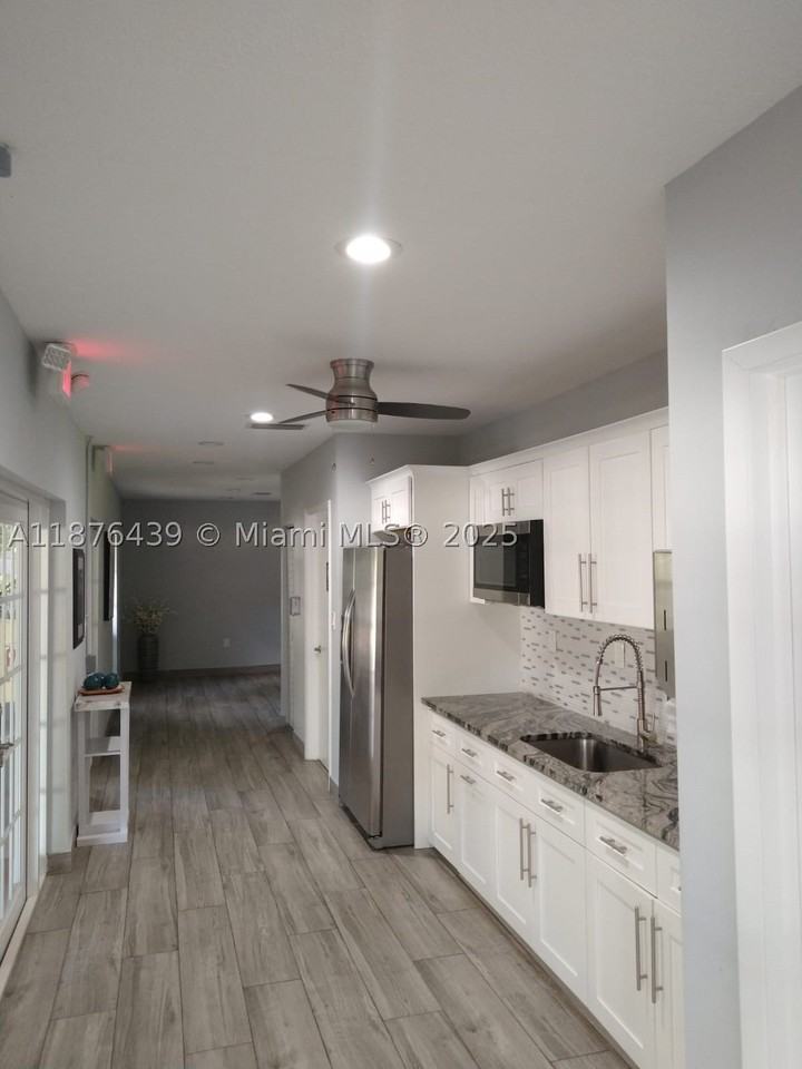 3510 Oaks Way #509 - Photo 5 of 36
