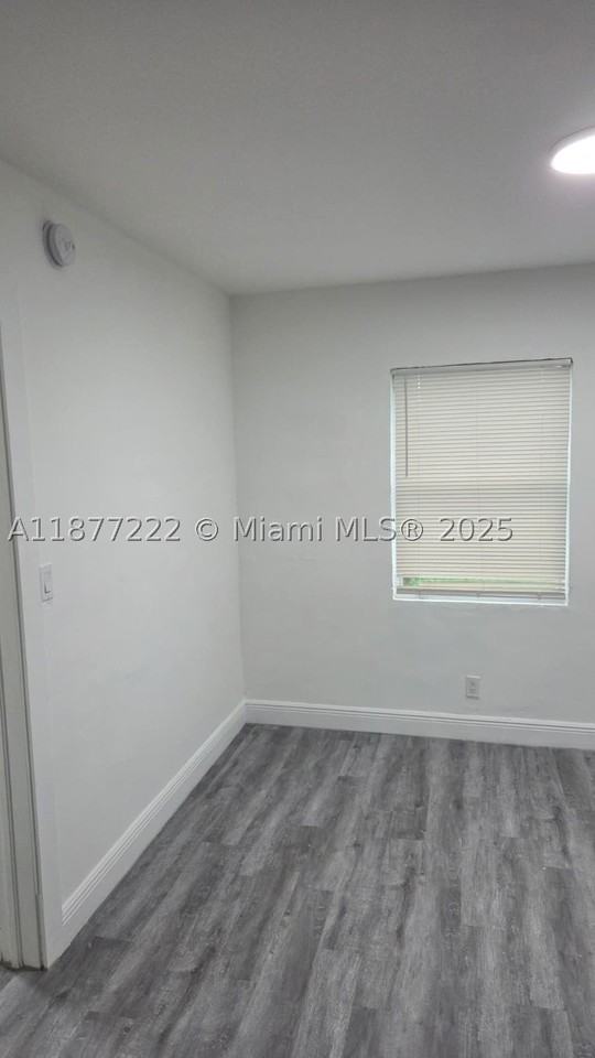 855 Nw 3rd Ter #6 - Photo 3 of 8