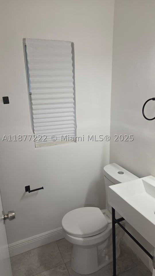 855 Nw 3rd Ter #6 - Photo 5 of 8