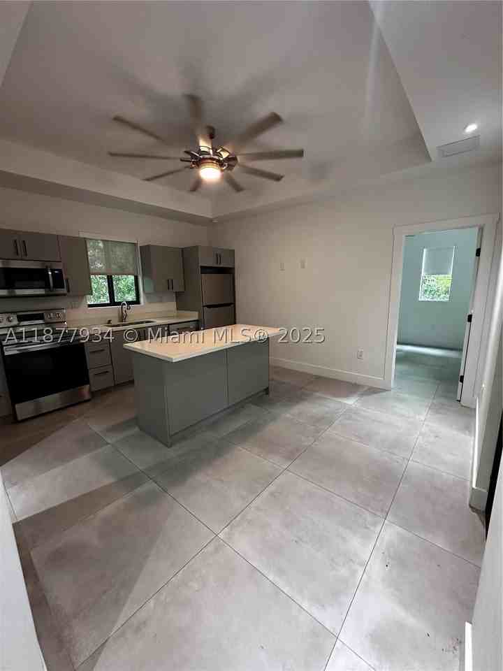 14 Coral Dr #1 - Photo 5 of 18