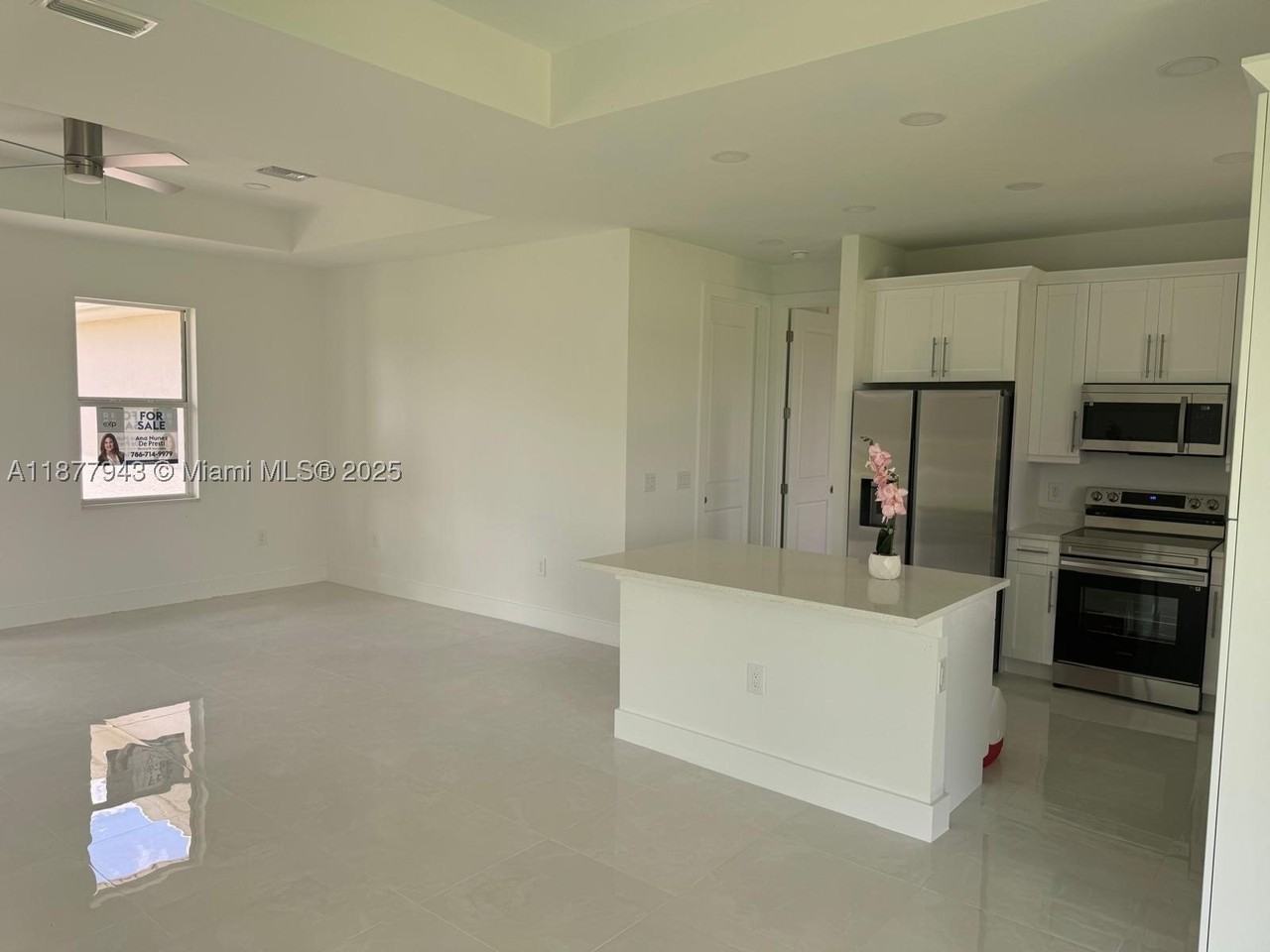 2044 Crawford Ave N #2044 - Photo 4 of 15