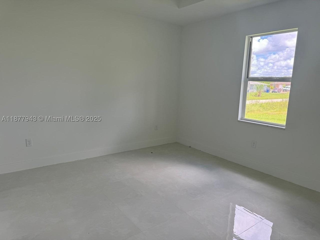 2044 Crawford Ave N #2044 - Photo 6 of 15