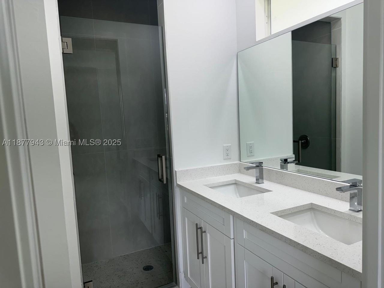 2044 Crawford Ave N #2044 - Photo 7 of 15