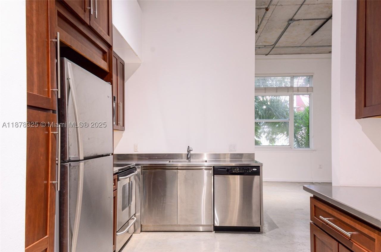 250 Nw 23rd St #308 - Photo 3 of 12