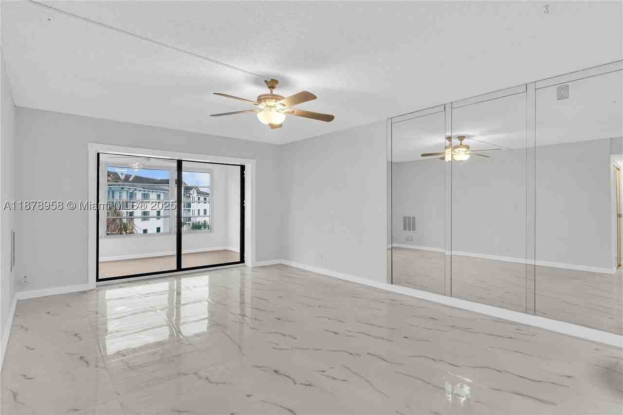 9355 Sw 8th St #425 - Photo 2 of 42