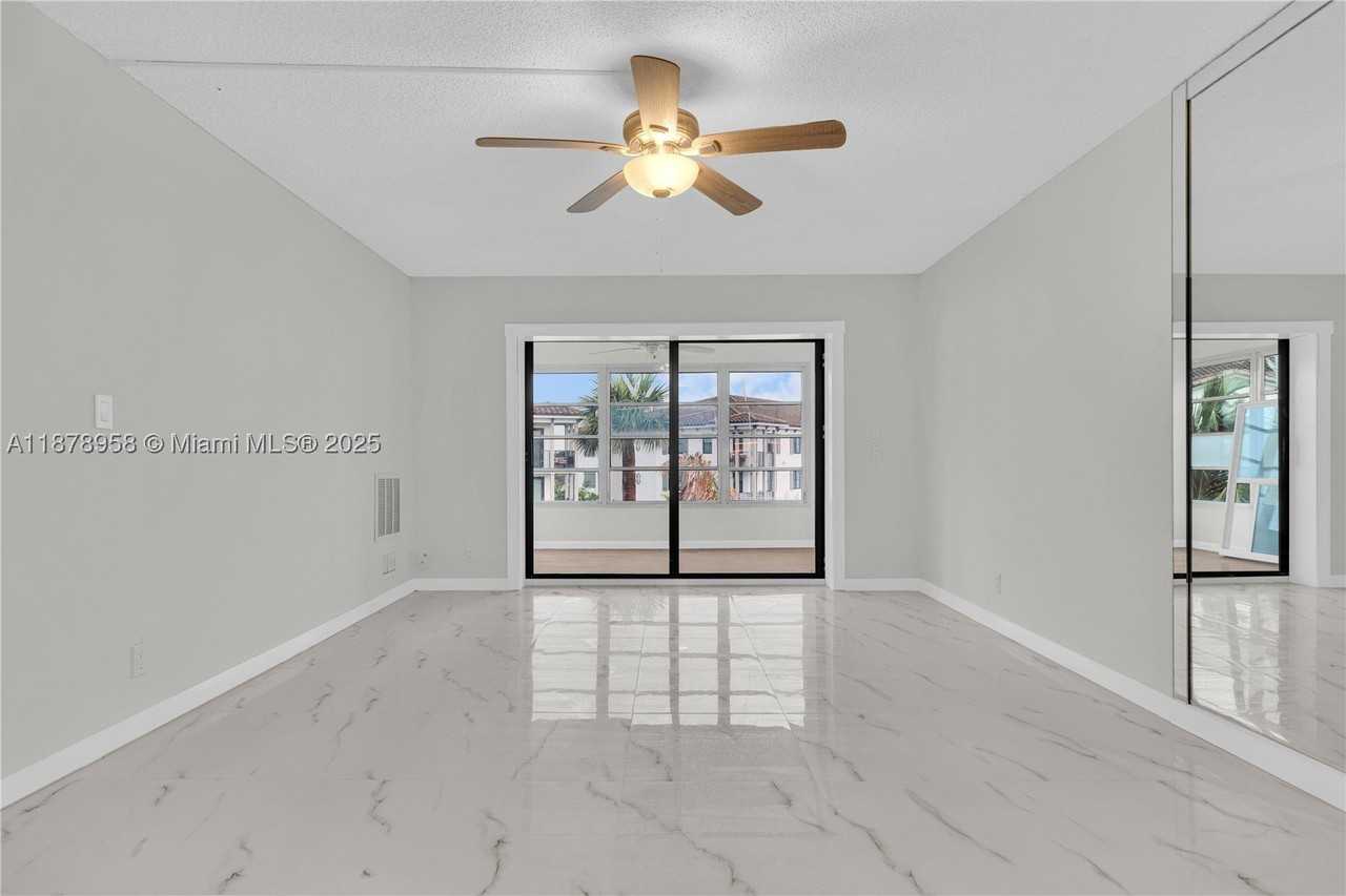 9355 Sw 8th St #425 - Photo 3 of 42