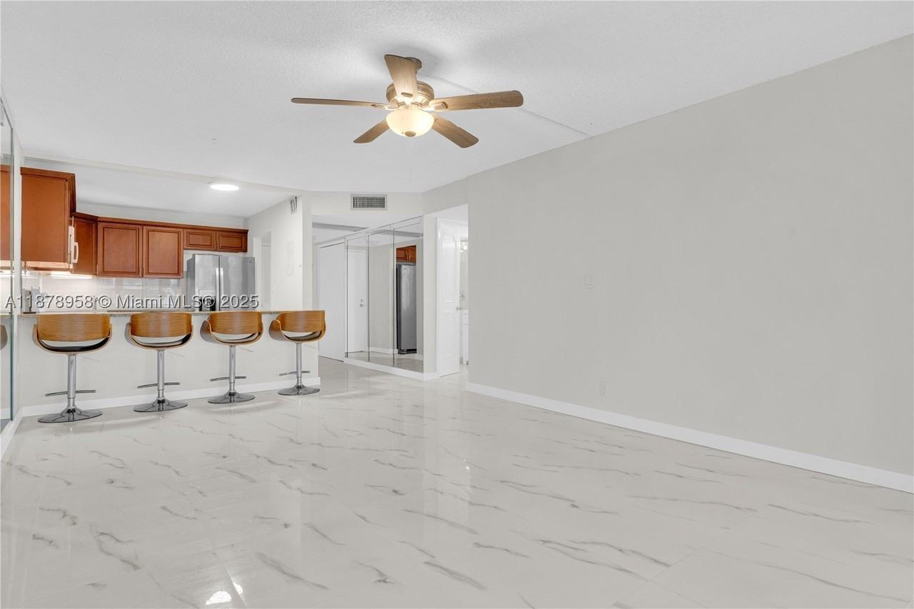 9355 Sw 8th St #425 - Photo 4 of 42