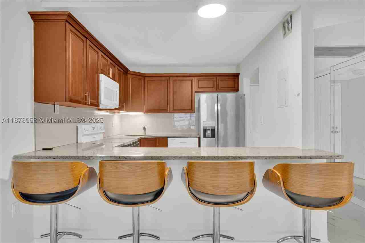 9355 Sw 8th St #425 - Photo 6 of 42