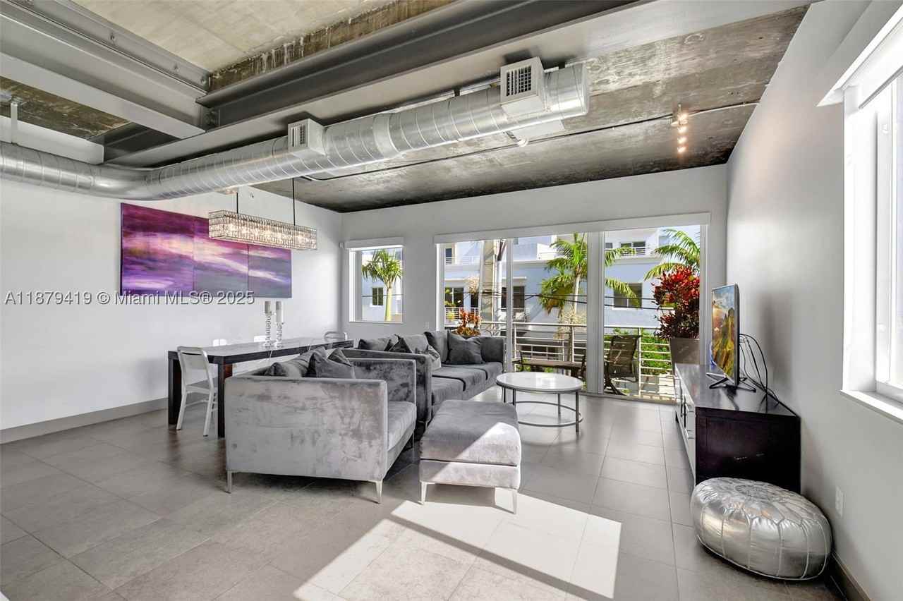 110 Se 2nd St #203 - Photo 2 of 38