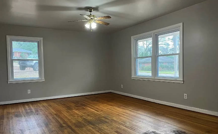 702 Cliff Rd - Photo 7 of 9