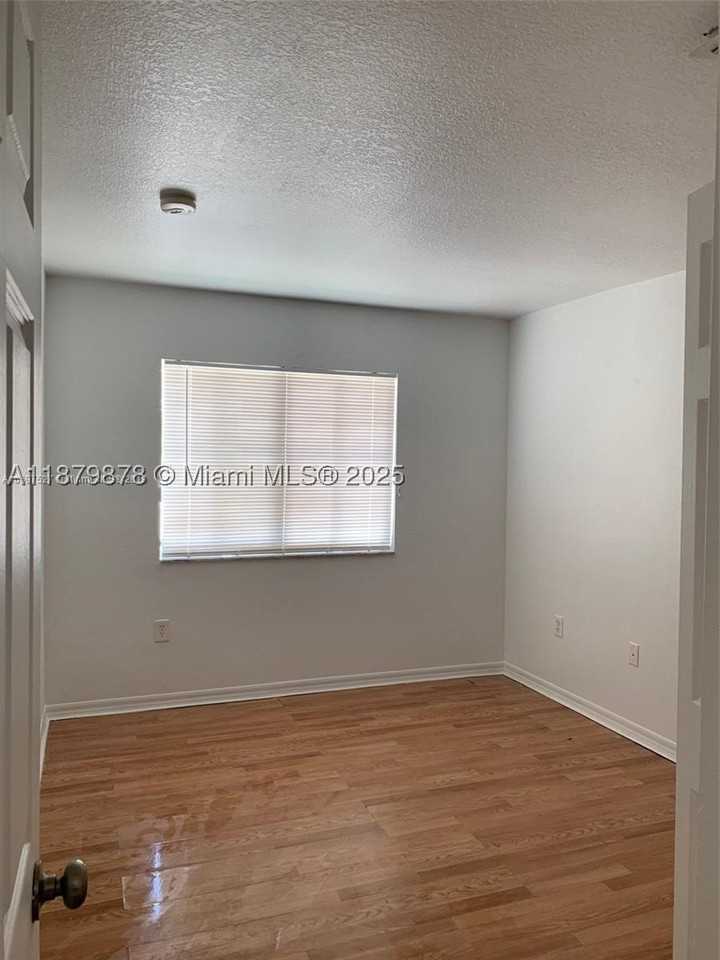 26232 Sw 135th Pl #0 - Photo 2 of 9