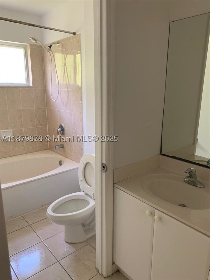 26232 Sw 135th Pl #0 - Photo 4 of 9