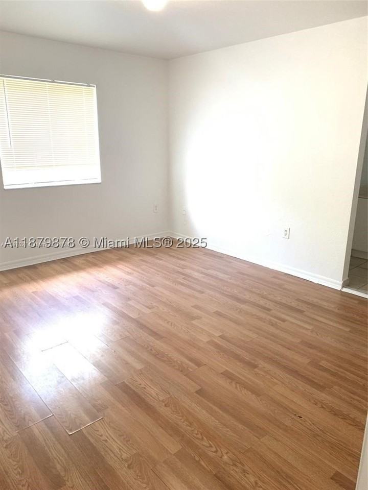 26232 Sw 135th Pl #0 - Photo 6 of 9