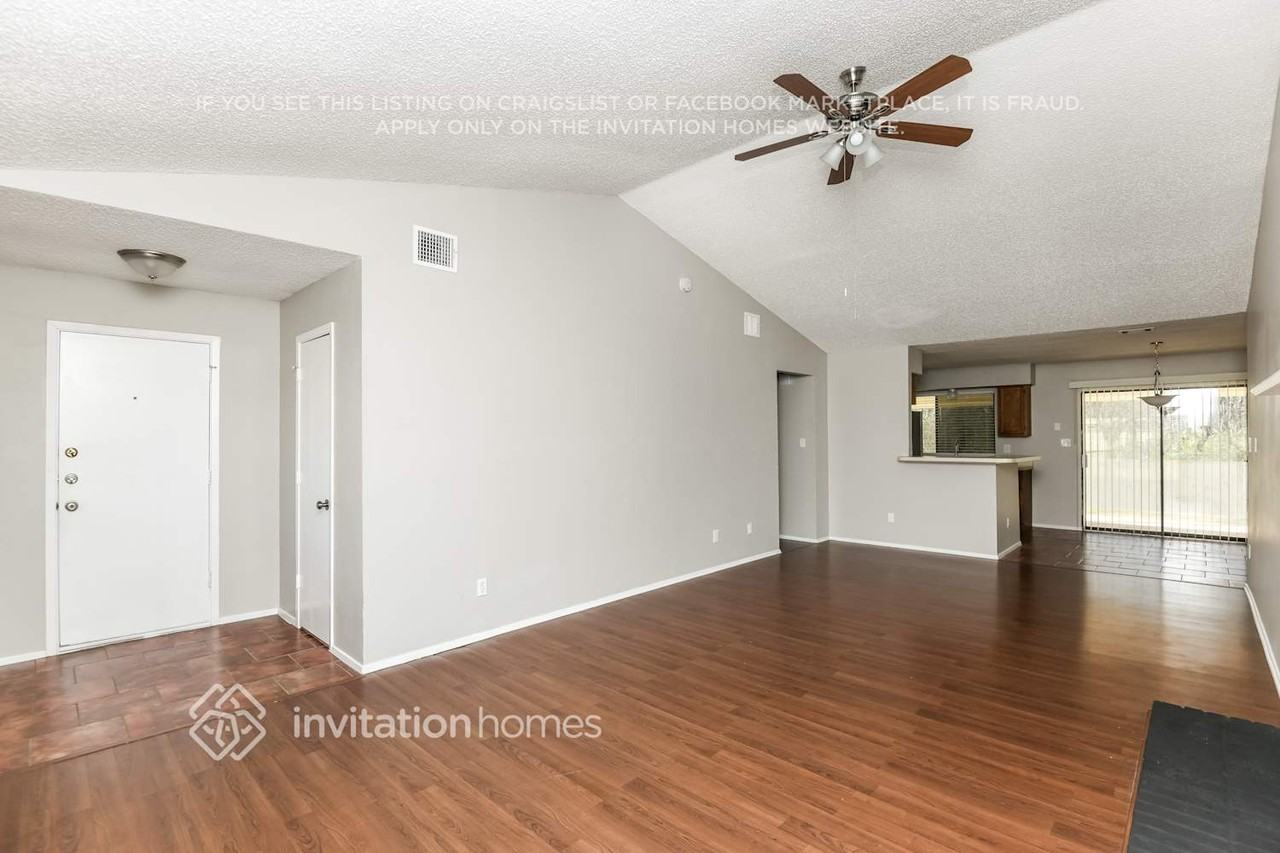 4346 Winchester Ct - Photo 3 of 16