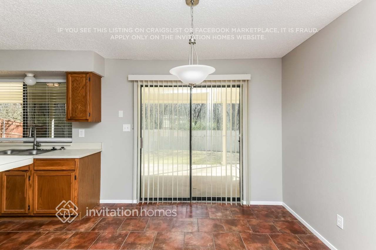 4346 Winchester Ct - Photo 5 of 16
