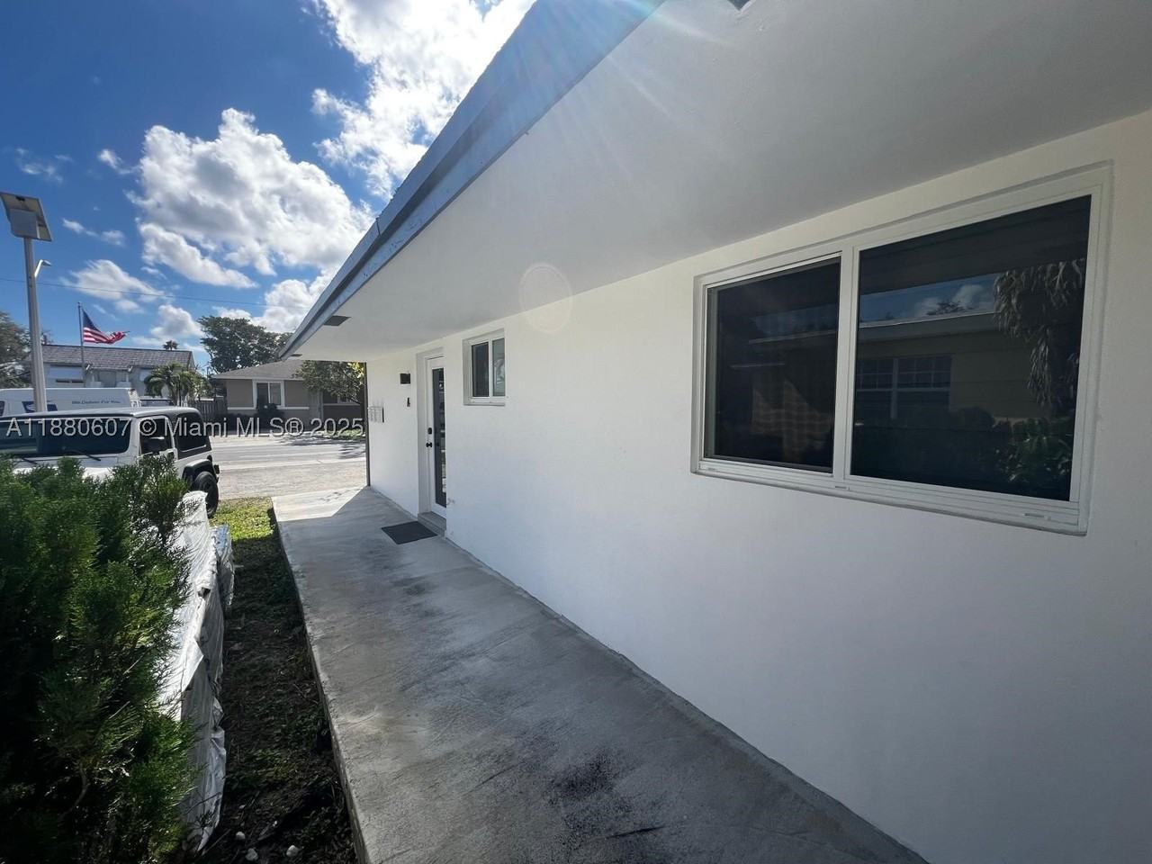 222 Sw 8th St #C - Photo 7 of 10