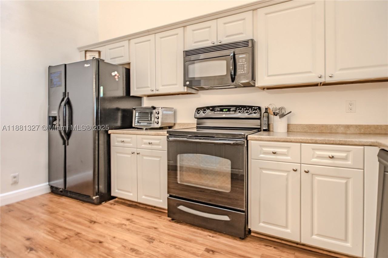 7652 Pinewalk Dr S #139 - Photo 2 of 26
