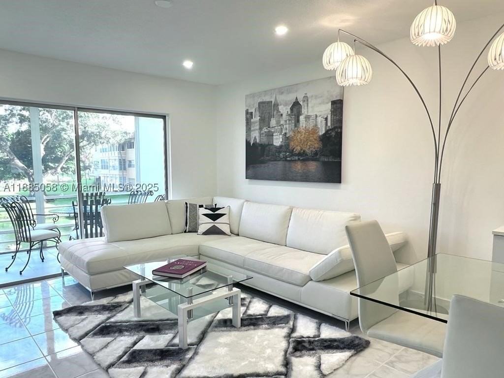 5051 W Oakland Park Blvd #204 - Photo 3 of 40