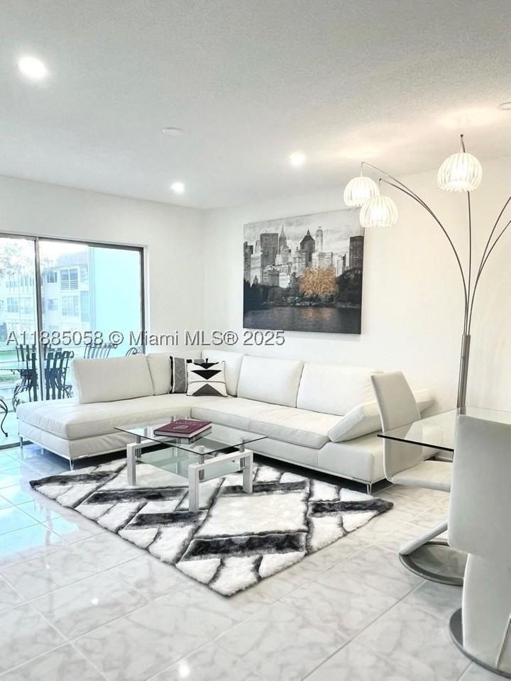 5051 W Oakland Park Blvd #204 - Photo 5 of 40