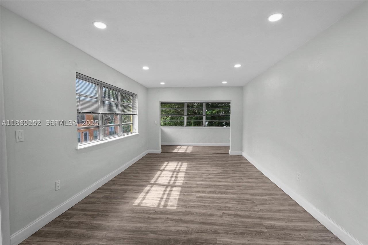 245 Ne 191st St #3014 - Photo 3 of 19