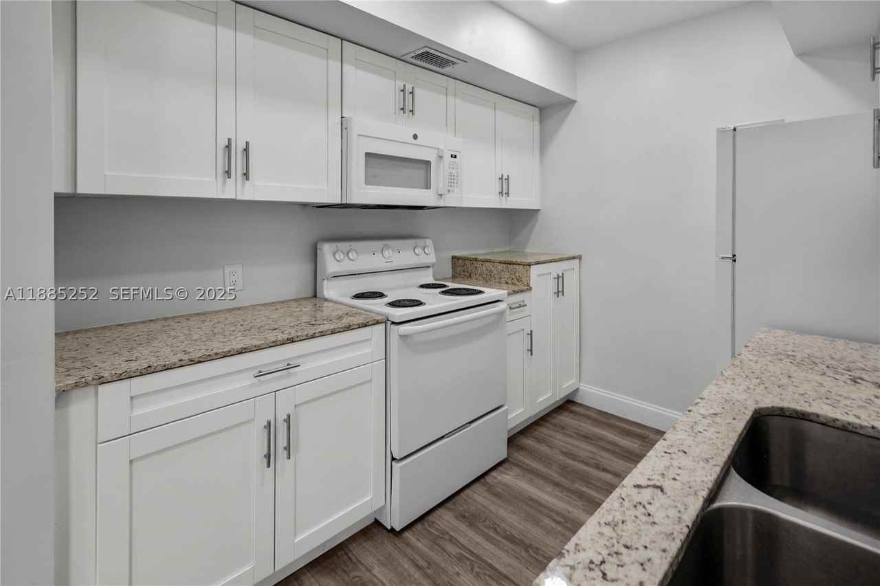 245 Ne 191st St #3014 - Photo 7 of 19