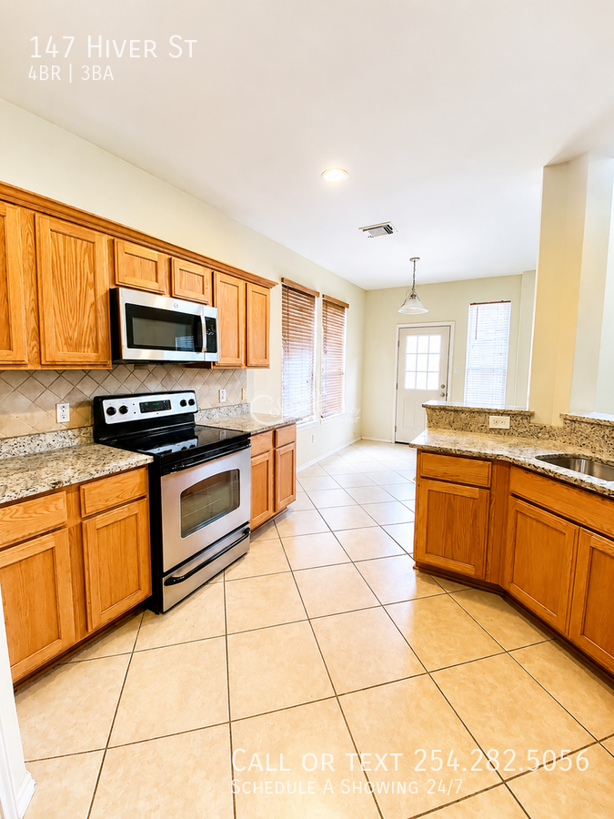147 Hiver St - Photo 6 of 25