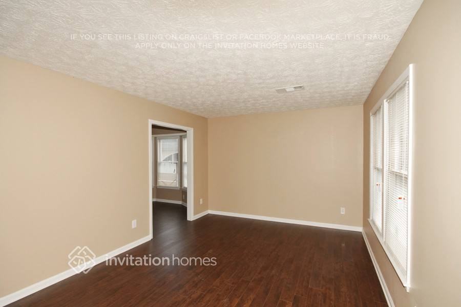 3122 Dunlin Way - Photo 3 of 13