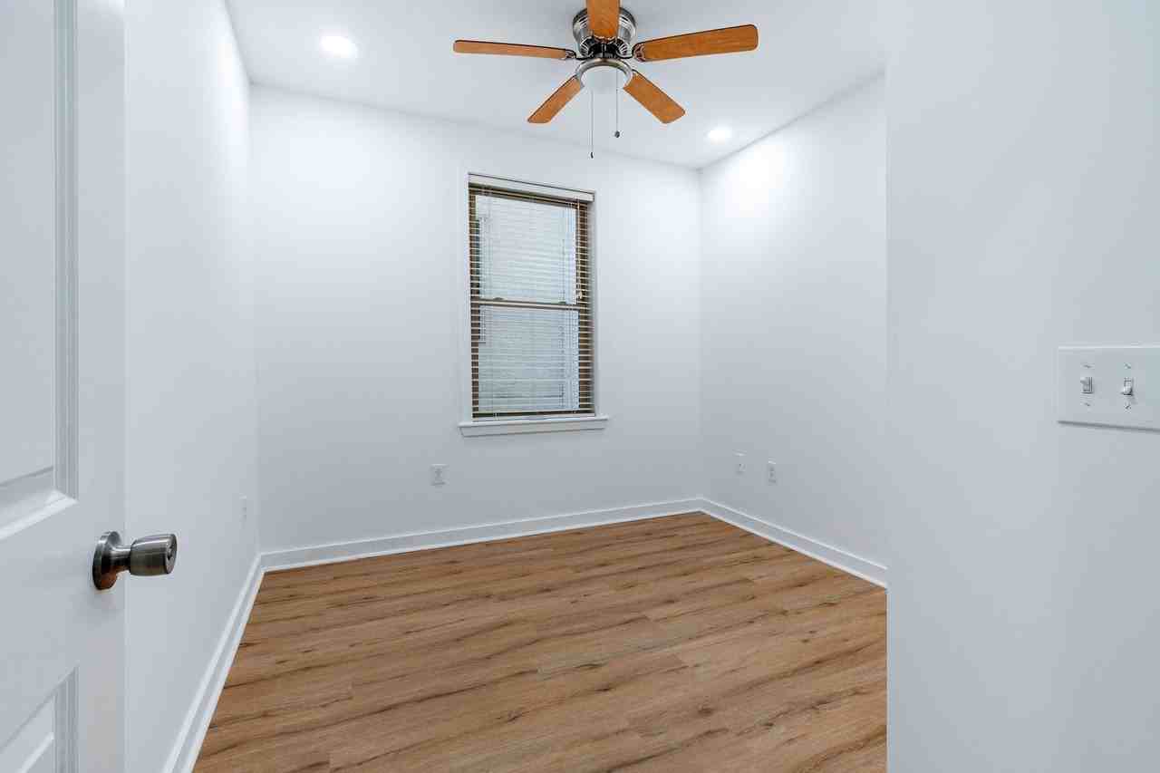 1407 N Carlisle St #302 - Photo 3 of 50