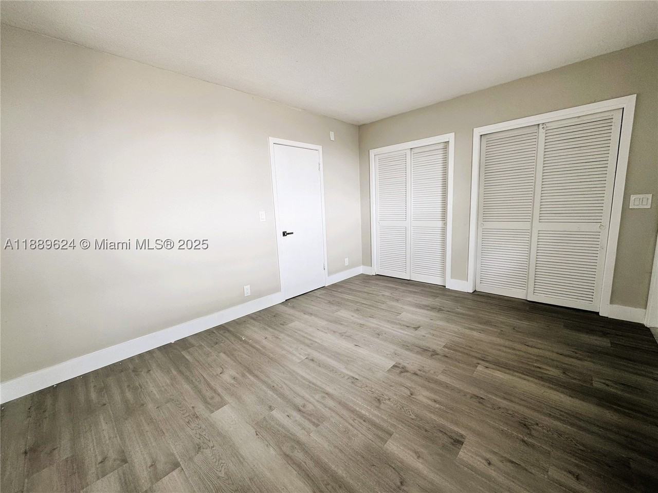 4317 Ne 21st Ave #4 - Photo 2 of 6