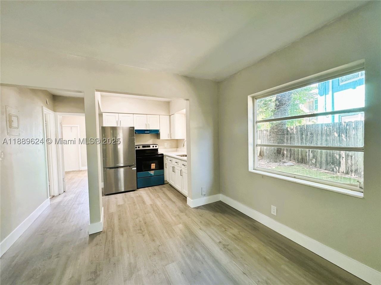 4317 Ne 21st Ave #4 - Photo 4 of 6
