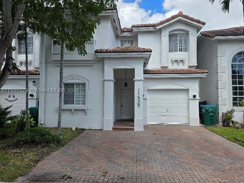 11525 Nw 71st St #11525 - Photo 3 of 20