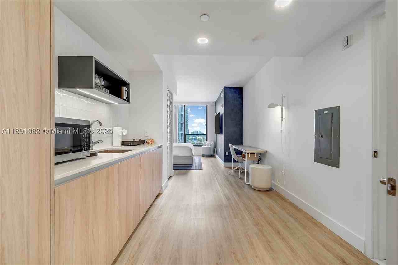 601 Ne 1st Ave #1619