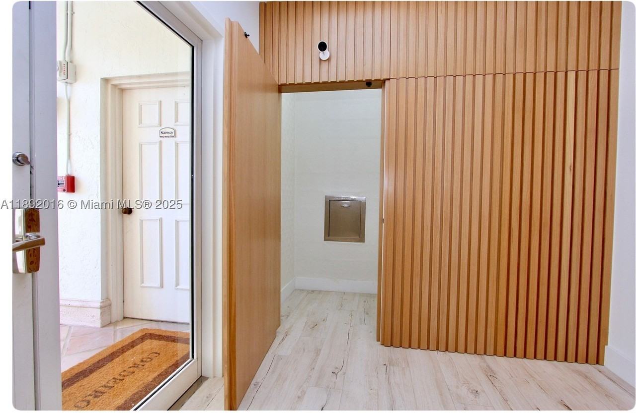 3500 Island Blvd - Photo 4 of 44