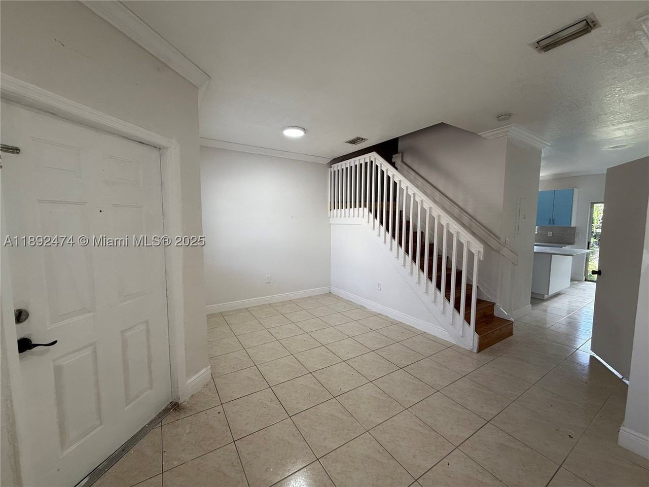 1512 Se 31st Ct #1512 - Photo 2 of 11