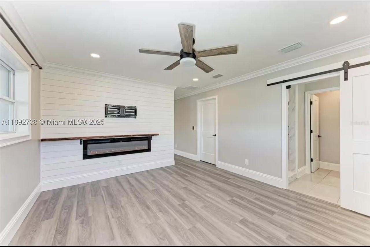 9675 9675 SW Anchor Dr #9674 - Photo 4 of 50