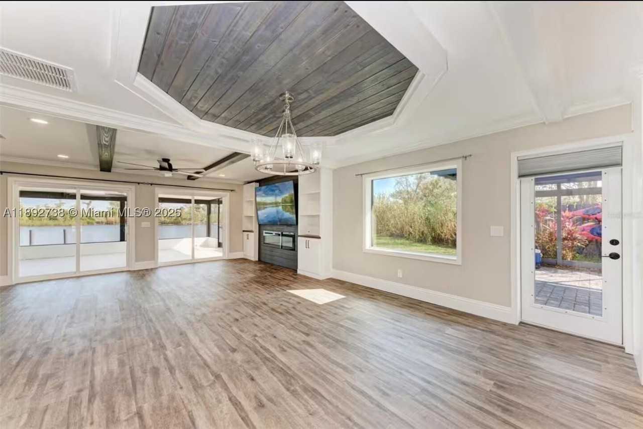 9675 9675 SW Anchor Dr #9674 - Photo 6 of 50