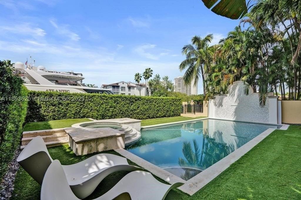1516 Island Blvd - Photo 4 of 50