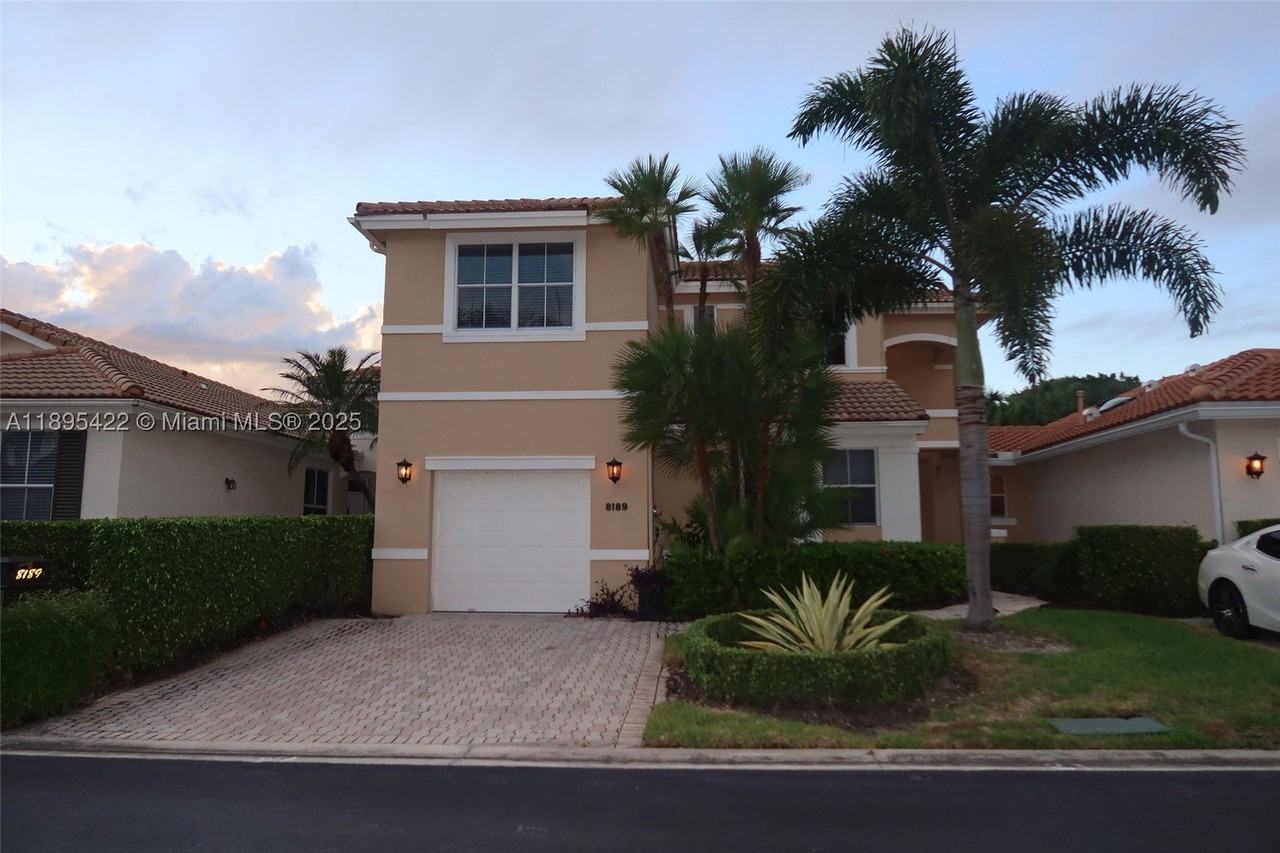 8189 Sandpiper Way