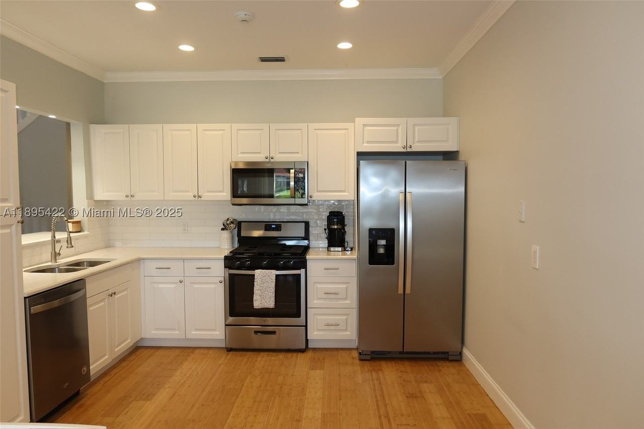 8189 Sandpiper Way - Photo 7 of 19