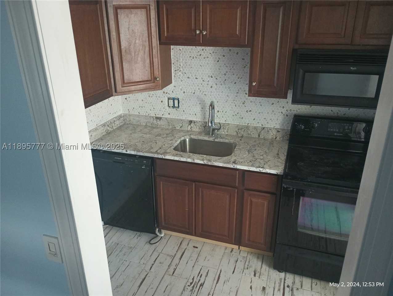 258 Neptune Ave #N - Photo 5 of 14