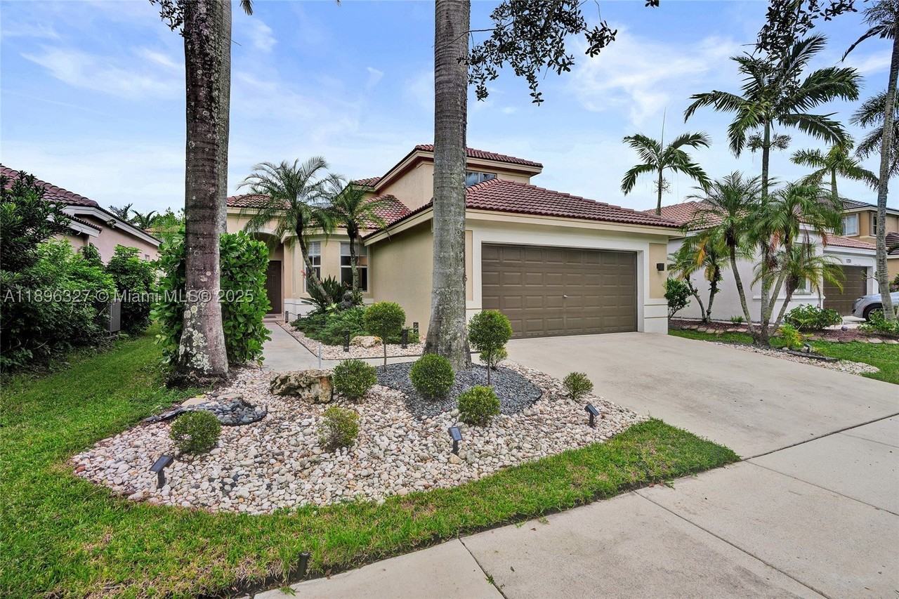 1725 Winterberry Ln #1725 - Photo 3 of 50