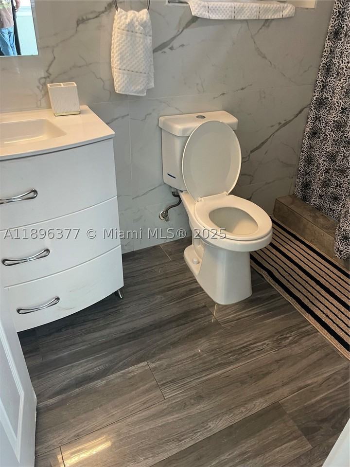 240 Ne 27th St #1 - Photo 3 of 16