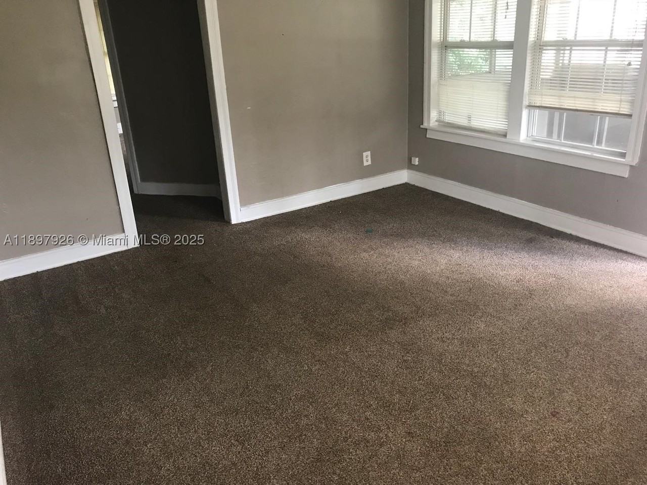 2748 Broadway Ave #0 - Photo 5 of 41