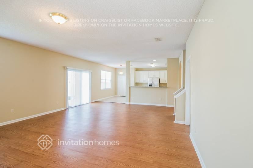 1656 Hawkins Cove Dr E - Photo 5 of 23